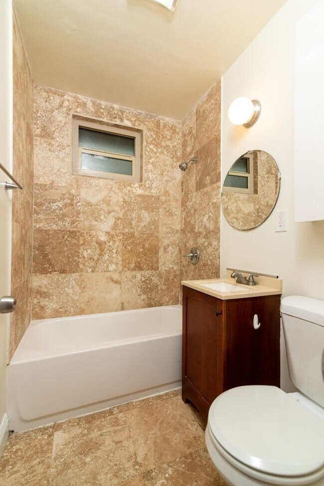 Building Photo - Chester Duplex