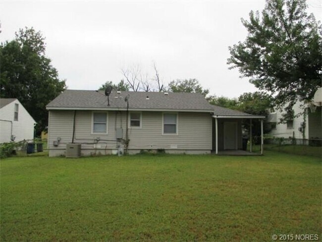Building Photo - 2 Bed 1 Bath Rental Home - Tulsa