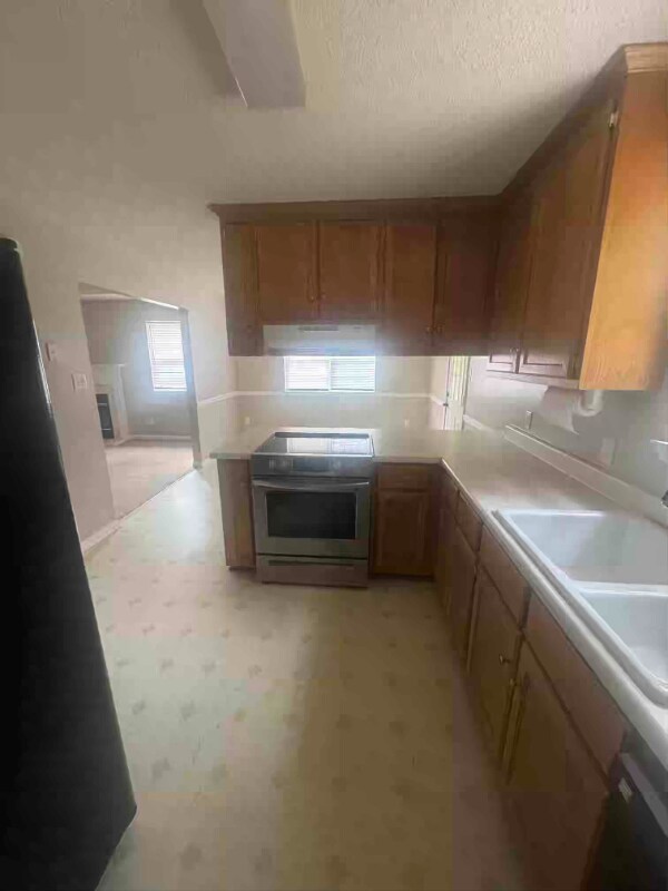 Building Photo - 210 Chadwyck Cir