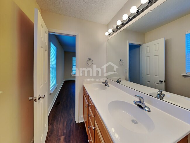 Building Photo - 2601 Mortise Ct