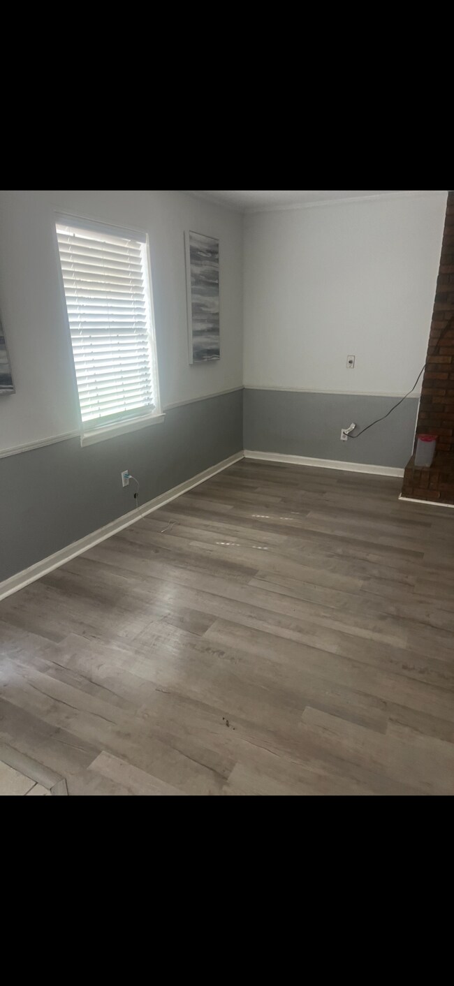 Building Photo - 400 E Emerald Dr