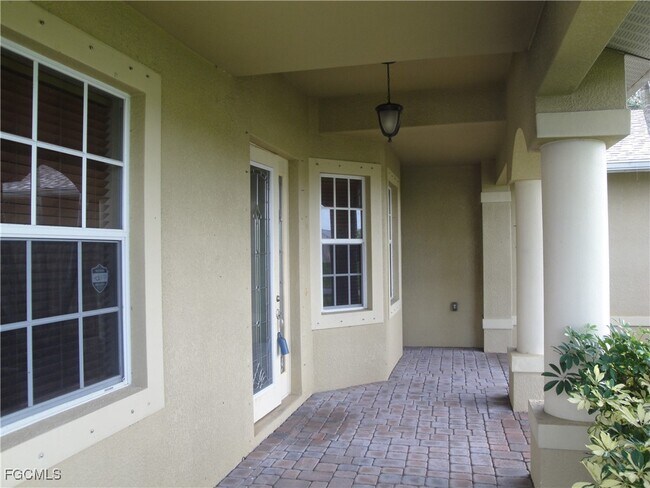 Building Photo - 1009 SW 33rd Terrace