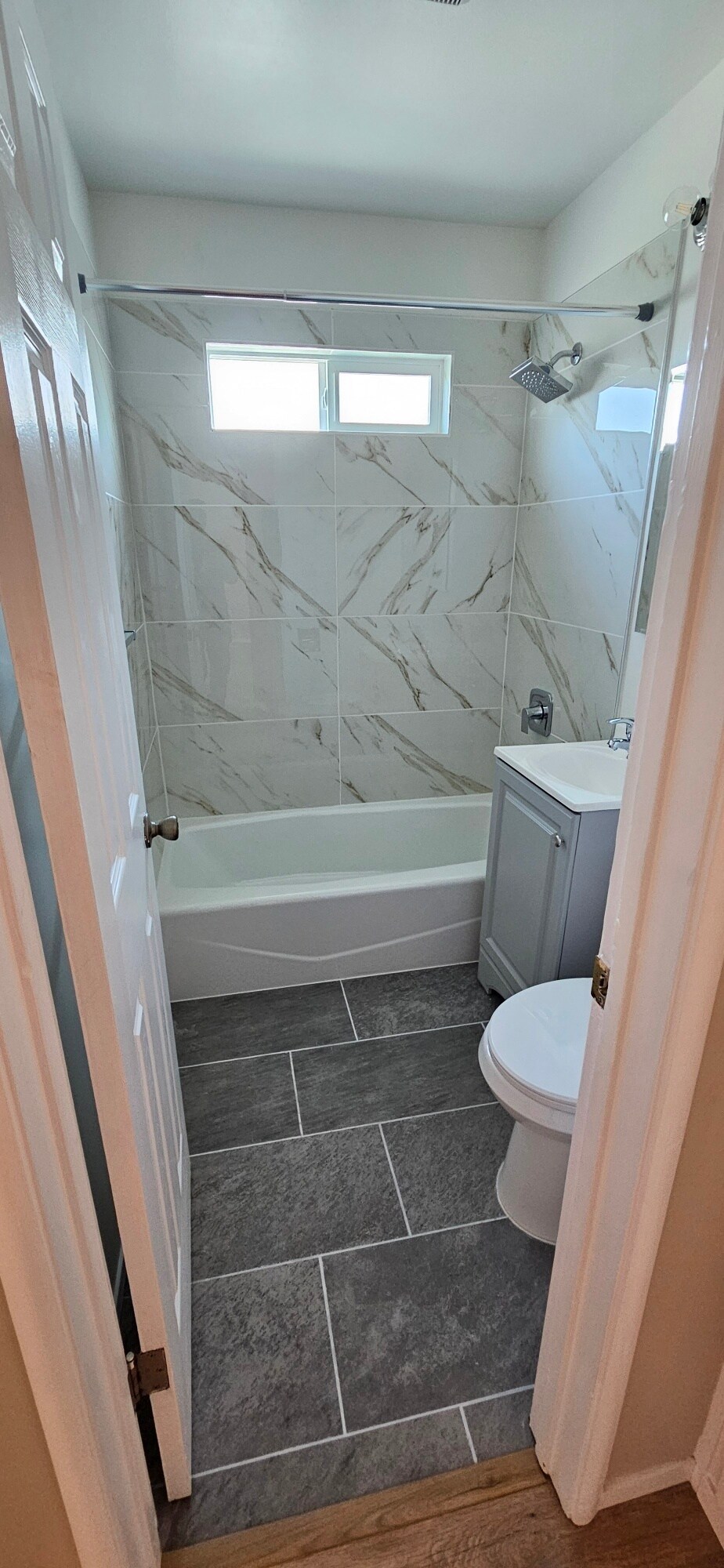 Building Photo - 2925 Dohr St