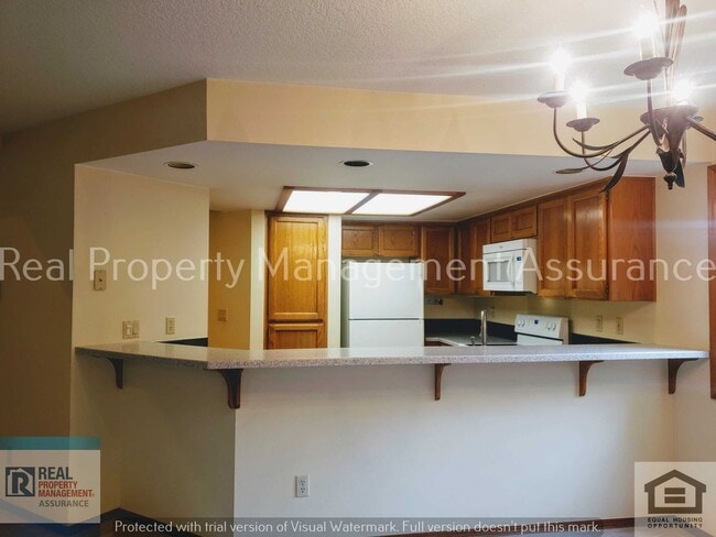 Building Photo - 2067 Sunray Cir