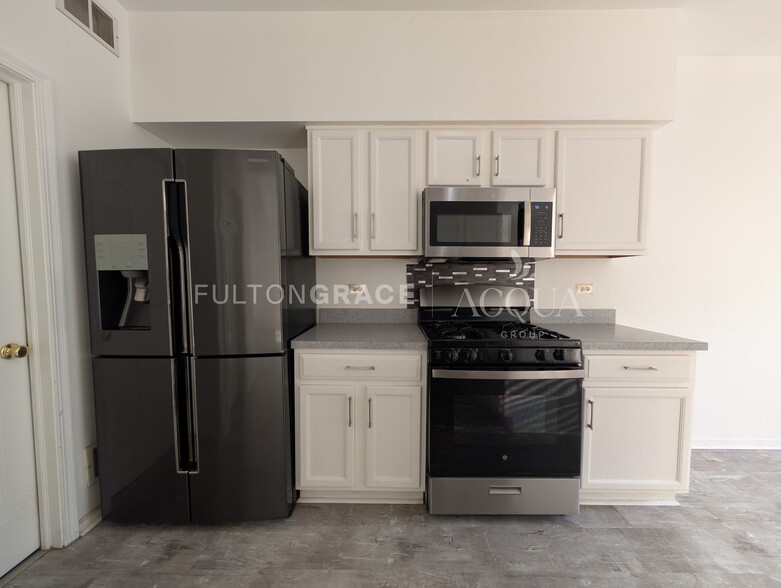 Building Photo - 2551 Oak Tree Ln