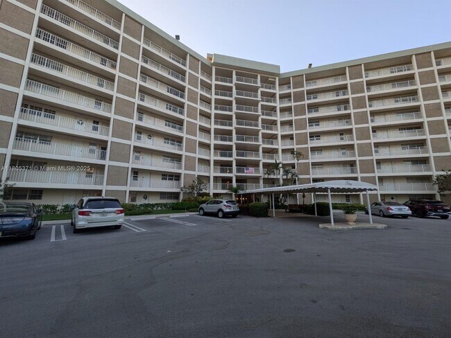 Building Photo - 3090 N Course Dr