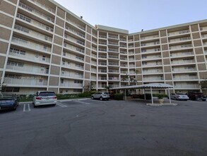 Building Photo - 3090 N Course Dr