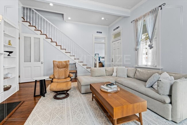 Building Photo - Beautiful Victorian Home in the Heart of S...