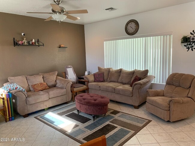 Building Photo - 1190 N Meadows Dr