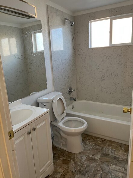 Building Photo - 3634 Bellinger Ct