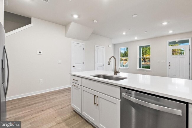 Building Photo - 808 Graphite Dr