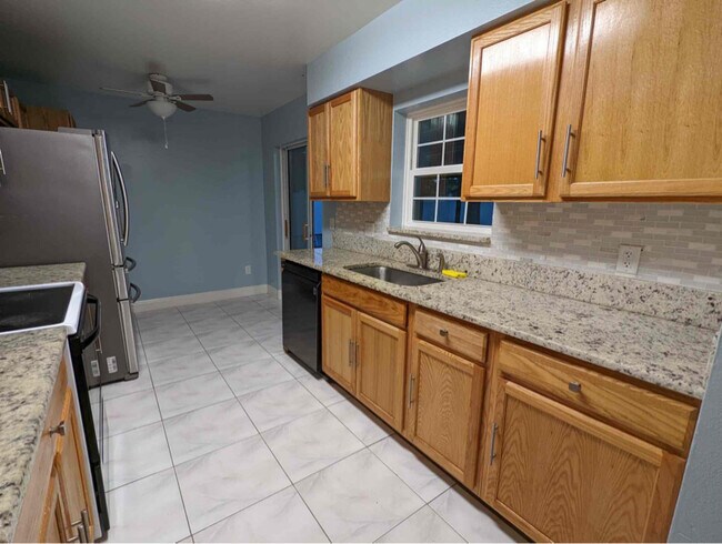 Building Photo - 125 Cranfield Ct