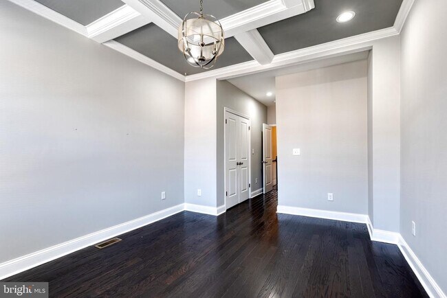 Building Photo - 635 S Lehigh St