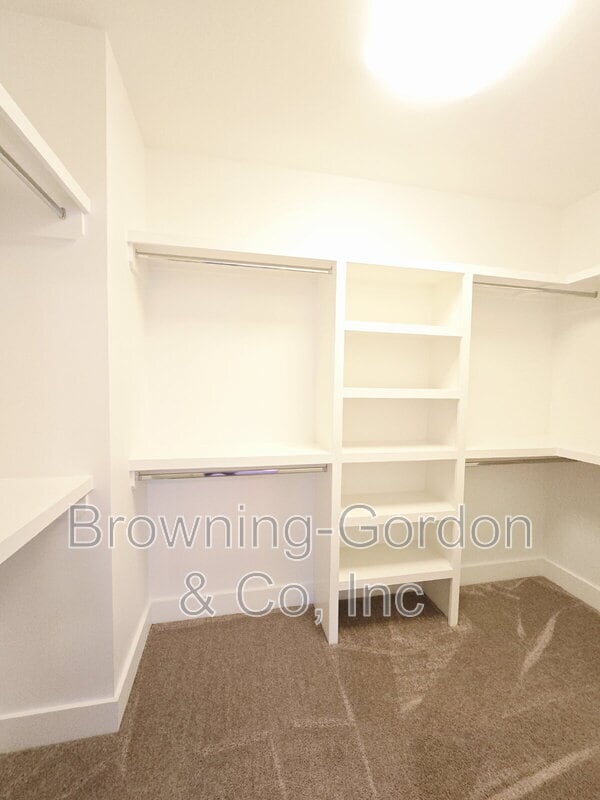 Building Photo - 6539 Thunderbird Dr