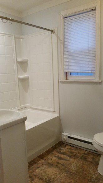 Building Photo - 253 Church St