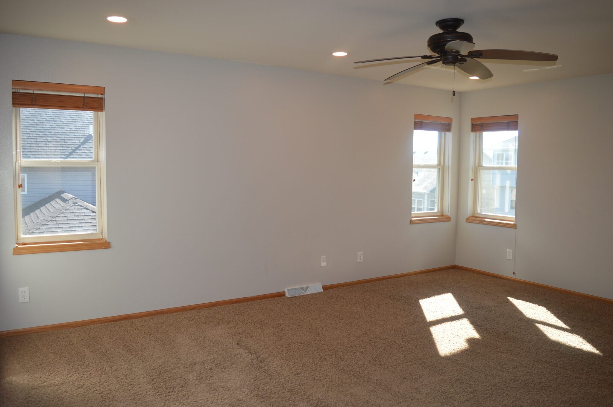 Building Photo - 8921 Snowberry Ln