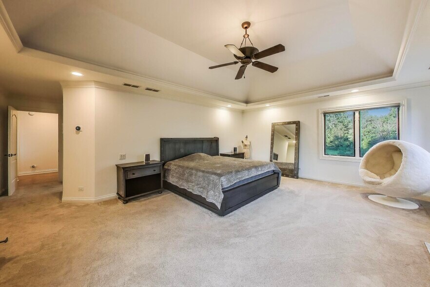 Building Photo - 23W711 Hobson Rd