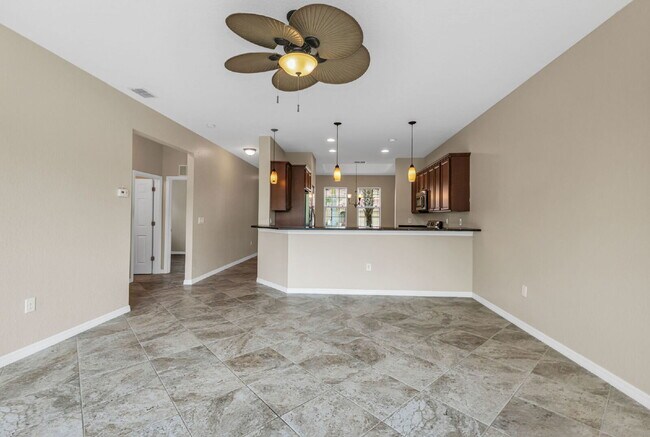 Building Photo - "Charming 2-Bed, 2-Bath with Granite Finis...