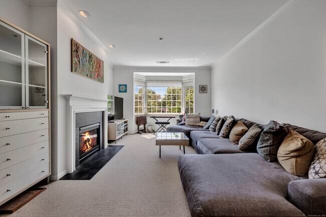 Building Photo - 1 King Philip Dr