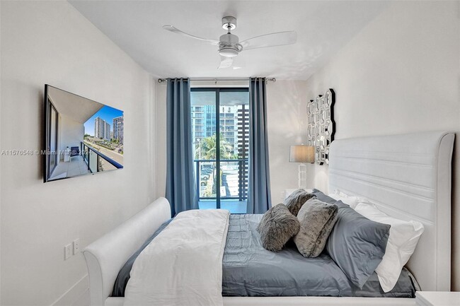 Building Photo - 3040 N Ocean Blvd