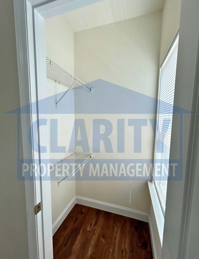 Building Photo - Newly Constructed Townhome!