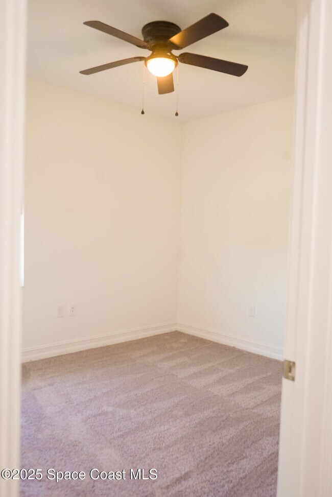 Building Photo - 1475 Isabella Dr