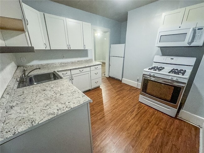 Building Photo - 1244 Hillsdale Ave
