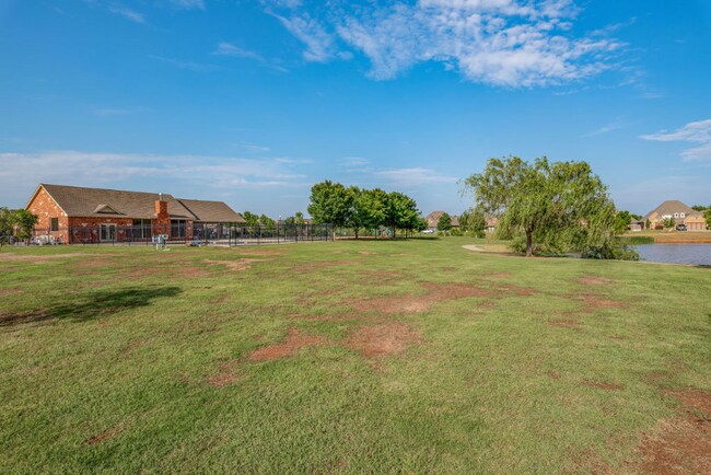 Building Photo - 5112 SW 120th Ct