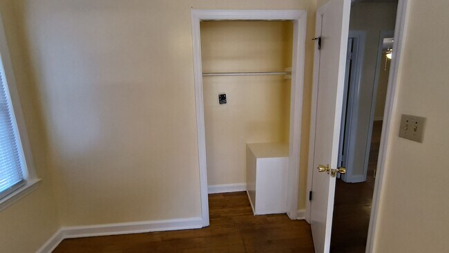 Building Photo - 5111 Palmetto Ln