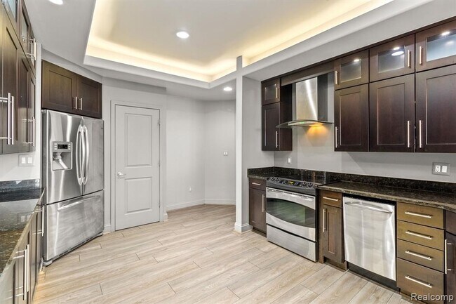 Building Photo - 1001 W Jefferson Ave