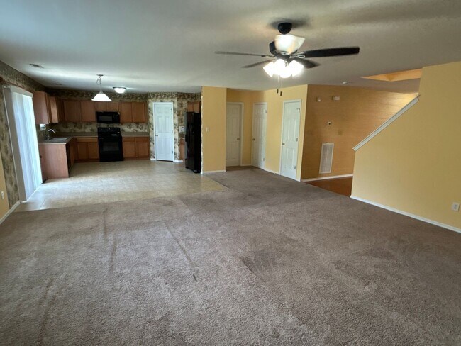 Building Photo - Spacious 3 Bed | 2.5 Bath House in Raleigh