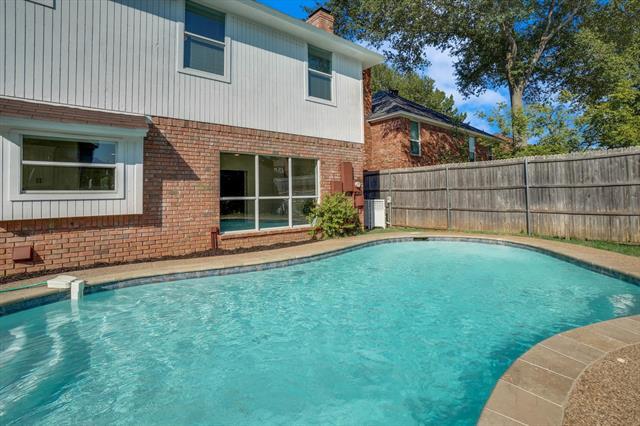 Building Photo - 1719 Altacrest Dr