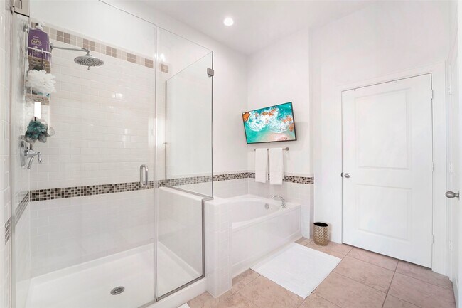 Building Photo - 17040 W Farm To Market 1097
