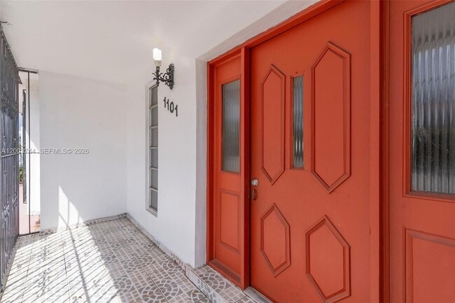 Building Photo - 1101 SW 17th Ave