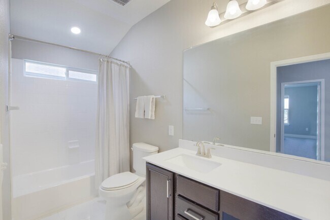 Building Photo - Spacious Home in Easton Park / McKinney Falls