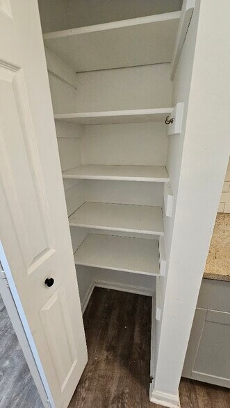 Kitchen Pantry - 626 Woods Crossing Dr
