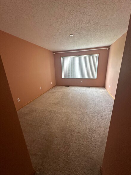 Building Photo - 14644 Sumter Ave