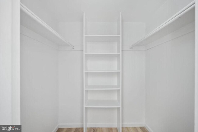 Building Photo - 11659 Stoneview Square