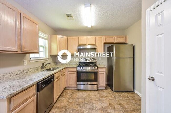 Building Photo - 3 Bedroom Pet-Friendly Home in Decatur, GA with Main Street Renewal