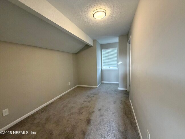 Building Photo - 3545 N Ride Dr