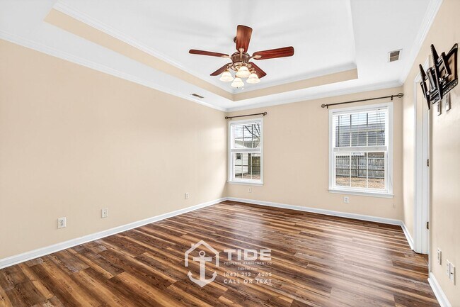 Building Photo - Modern Comfort in North Charleston