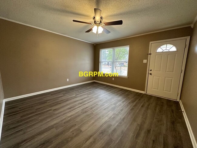 Building Photo - 3 BD, 1 1/2 BA, Home Jacksonville