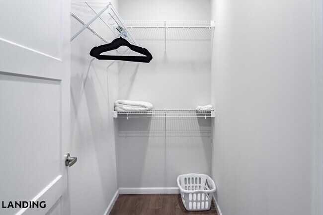 Building Photo - 2023 N Broadmoor Ave