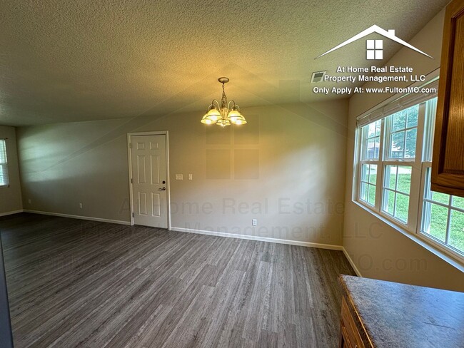 Building Photo - 1002 Cote Sans Dessein Rd