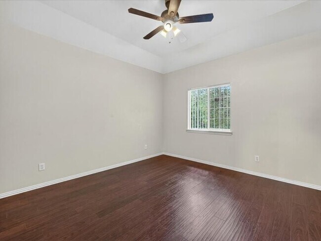 Building Photo - 11068 Downbrook Dr