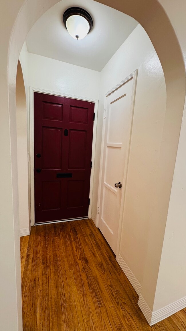 Building Photo - 613 E El Morado Ct