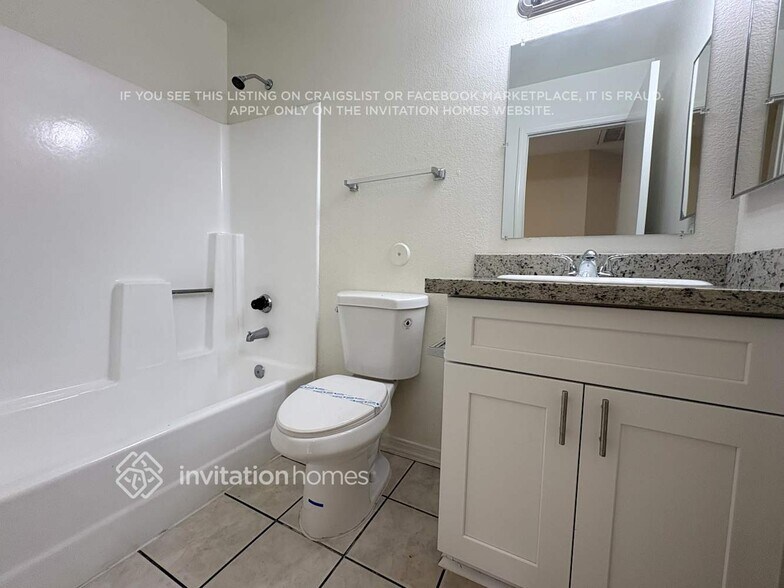 Building Photo - 10017 N 66th Ave