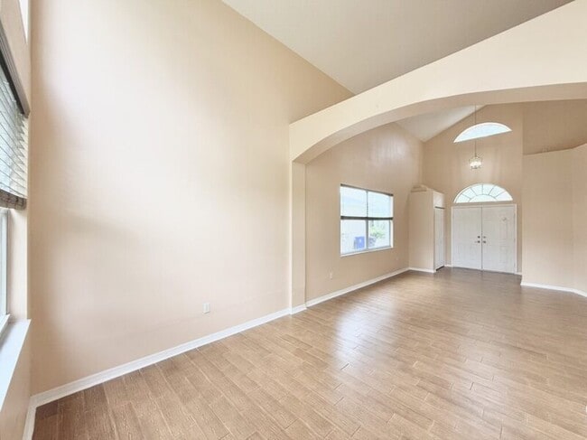 Building Photo - 1647 Gray Bark Dr