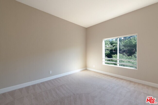 Building Photo - 6140 Monterey Rd