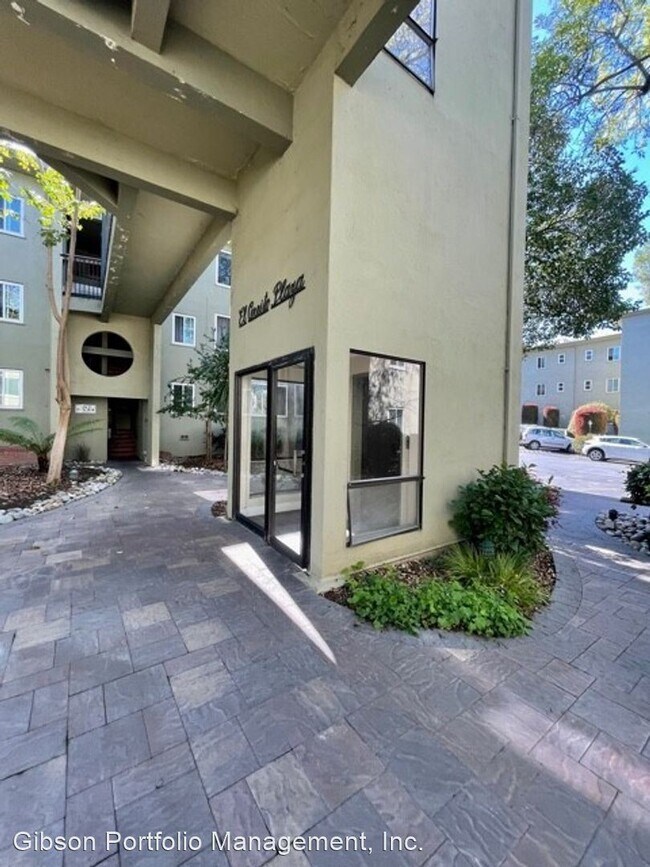 Building Photo - 2 br, 1 bath House - 155 N El Camino Real #5